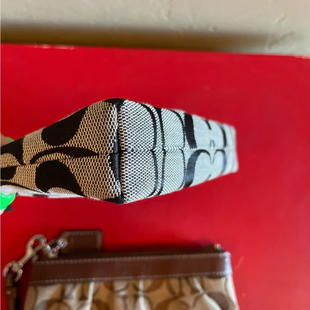 2 Coach signature C Wristlets Brown Black - Picture 12 of 13